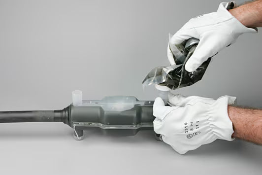 3M™ Scotchcast™ 92-NA 6 U Giethars-Lijnverbindingsmof, vlamdovend/chemisch bestendig, 0,6/1 kV, up to 4x 240 mm²