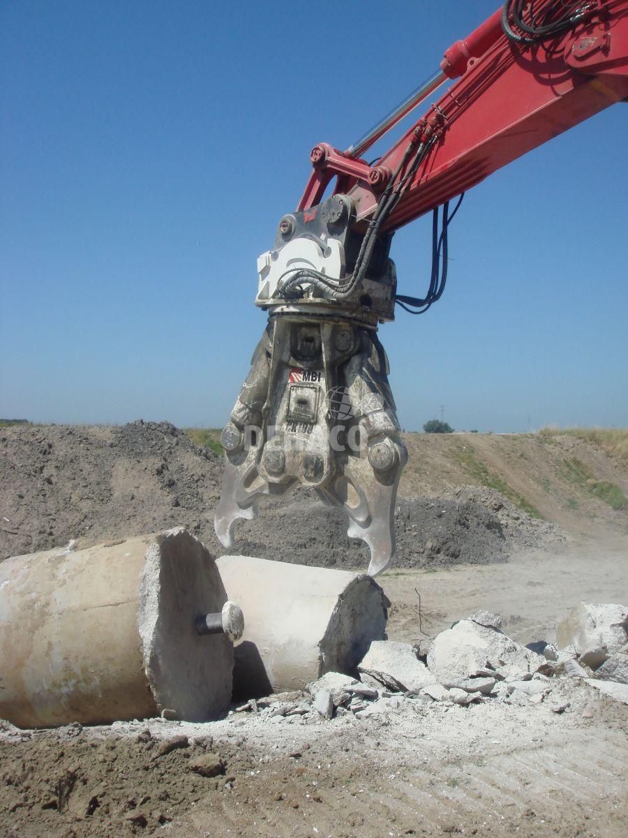 CR40RE Concrete Shear with interchangeable tooth system 45 - 55 ton